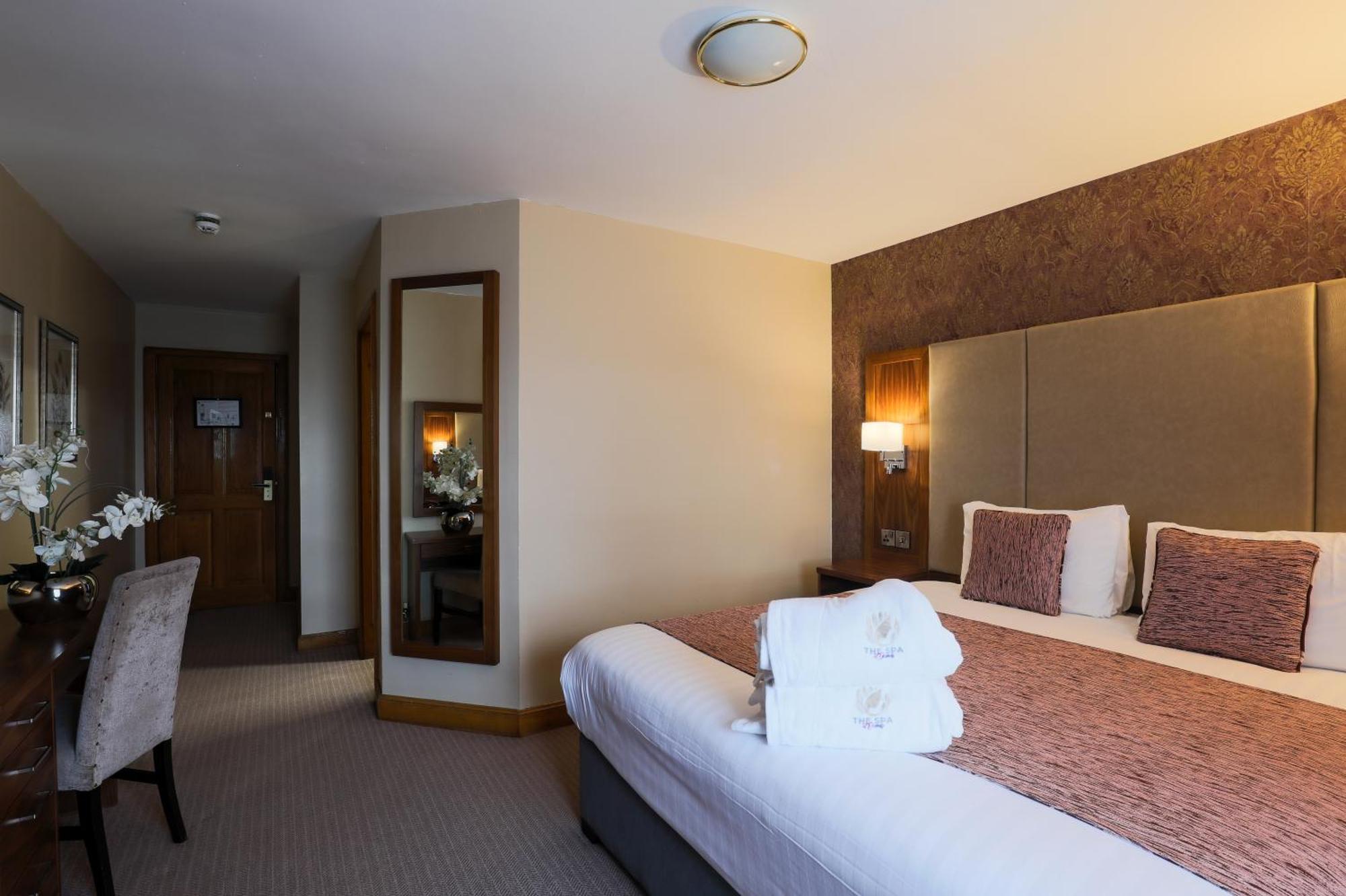 Holyrood Hotel - Leisure Centre & The Spa At Orchids Bundoran Exterior foto