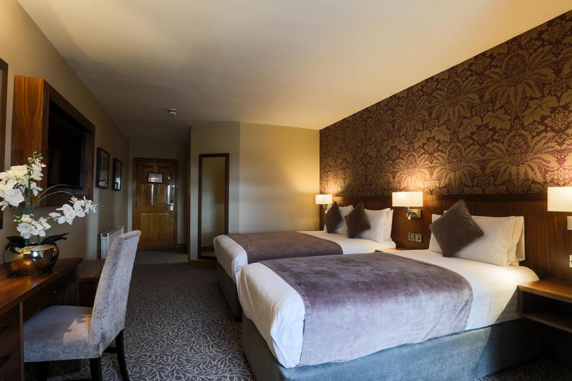 Holyrood Hotel - Leisure Centre & The Spa At Orchids Bundoran Exterior foto